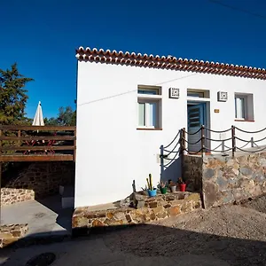 https://valley-house-aljezur-old-town.hotelaalgarve.com