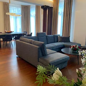 https://botanique-suites-airbnb-antwerp.brusselshotelsbook.com