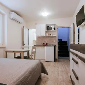 https://ema-house.hotelinzadar.com